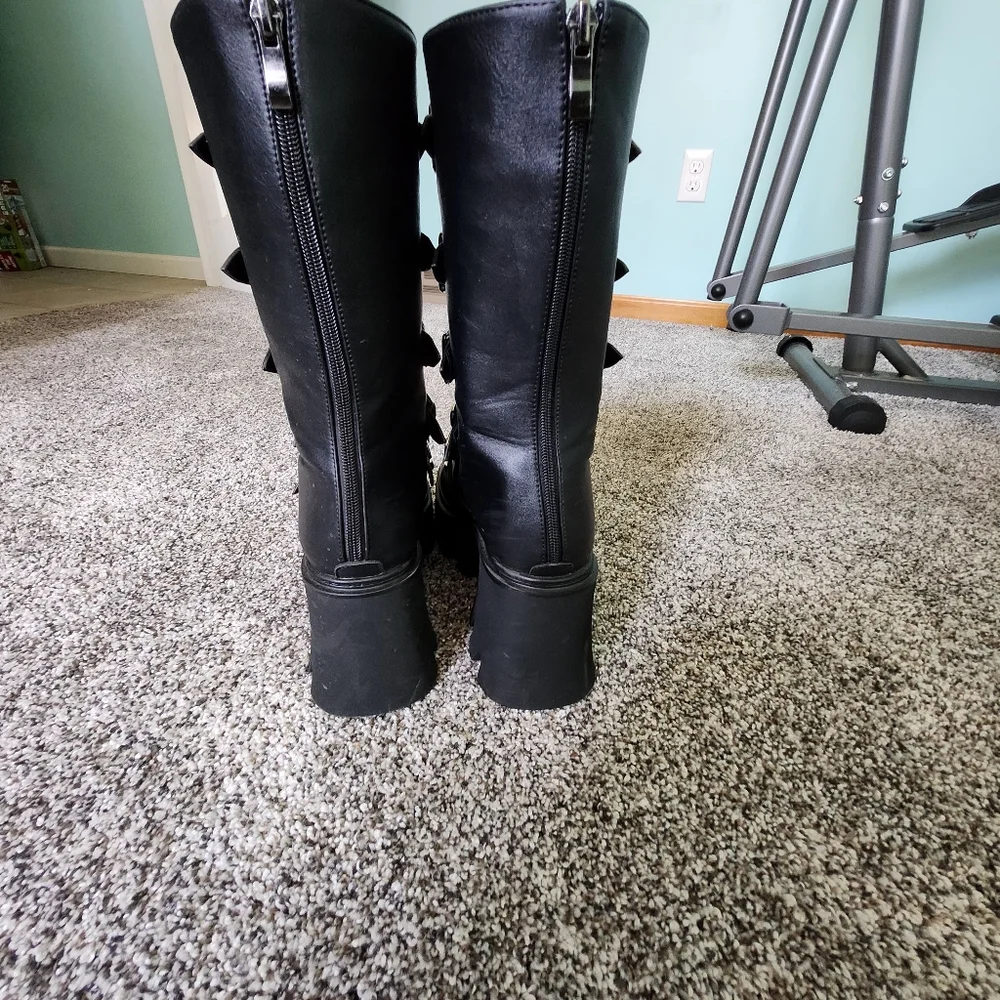 Platforms - Picture 2 of 10
